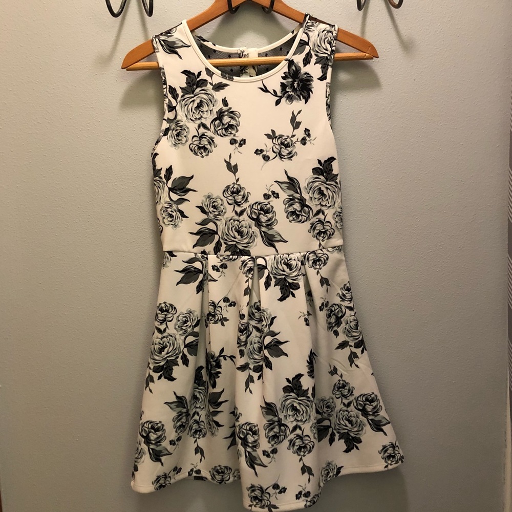 Black and white dress!